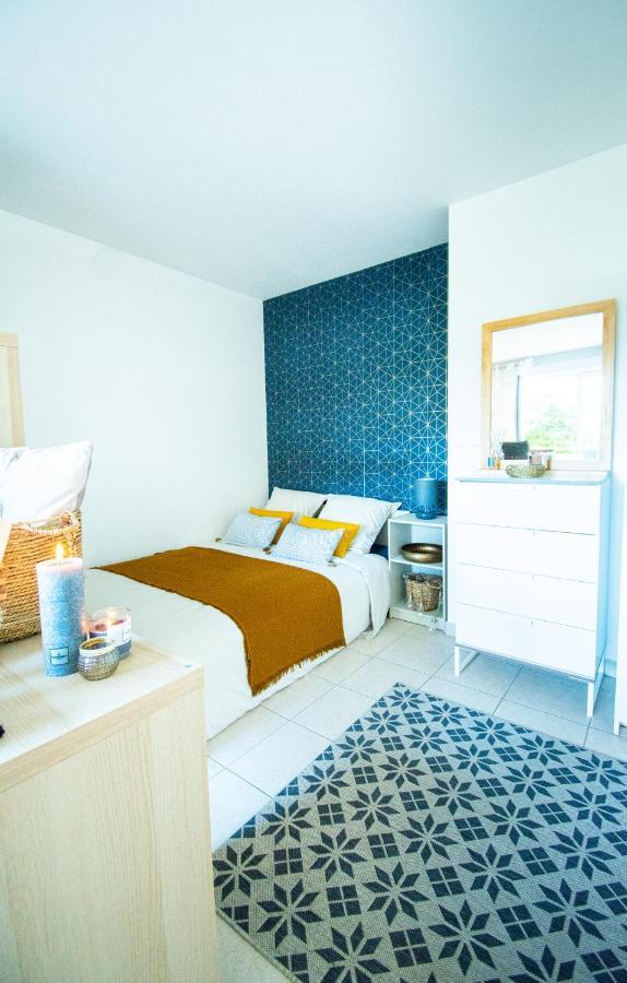 Studio Charmant Cergy Le Haut Au Pied De La Gare ! Parking Prive ! Apartman Kültér fotó
