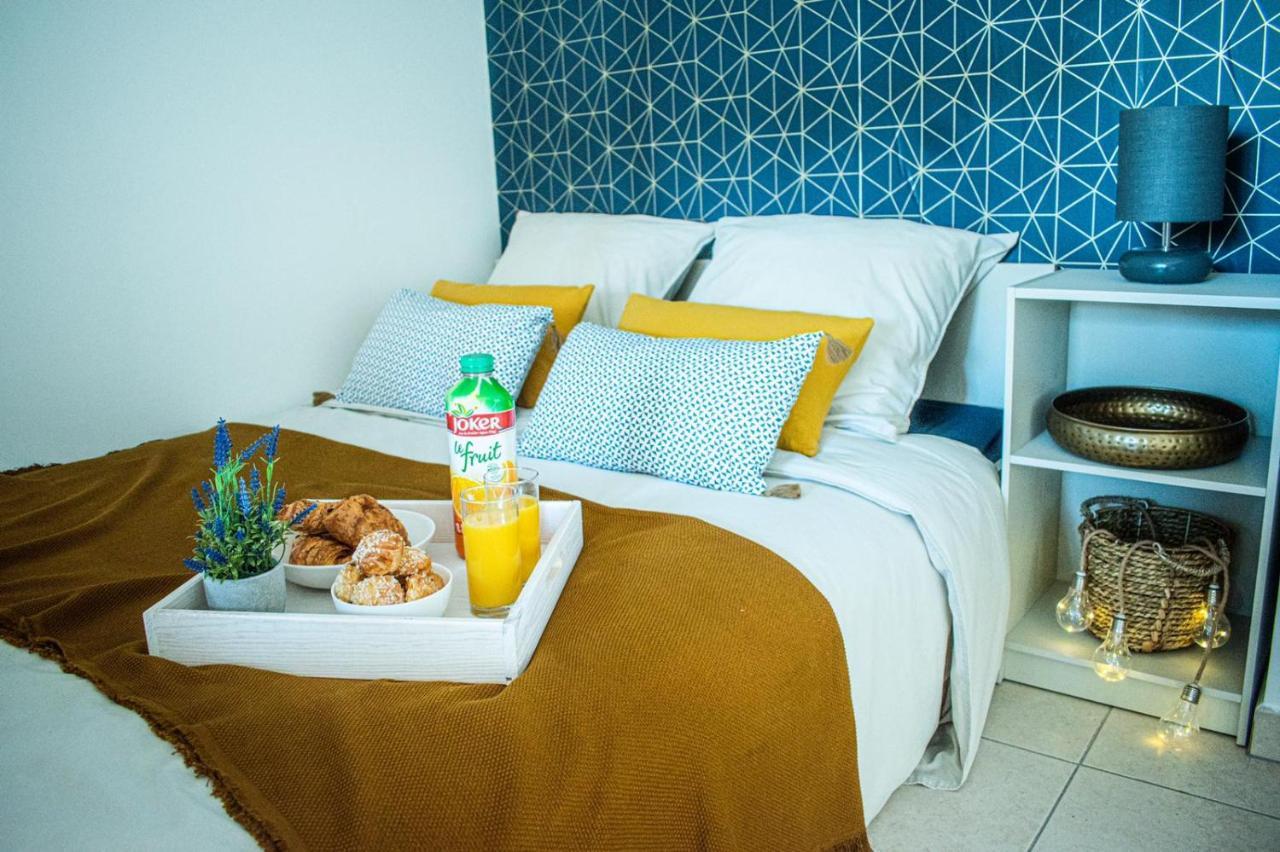 Studio Charmant Cergy Le Haut Au Pied De La Gare ! Parking Prive ! Apartman Kültér fotó