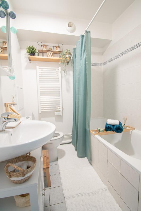 Studio Charmant Cergy Le Haut Au Pied De La Gare ! Parking Prive ! Apartman Kültér fotó